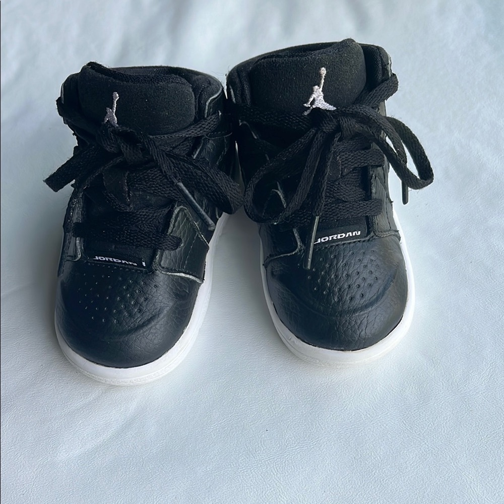 Toddlers Mid Jordan Sz 5C